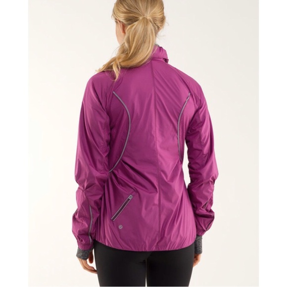 Lululemon Run: Inspire Rain Jacket water resistant - Picture 2 of 8